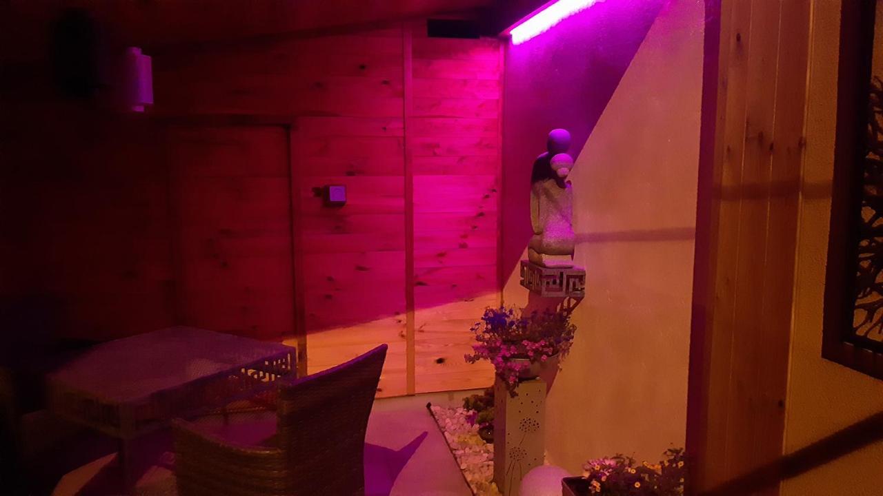 Mini Studio Apartment เอากุสตูฟ ภายนอก รูปภาพ