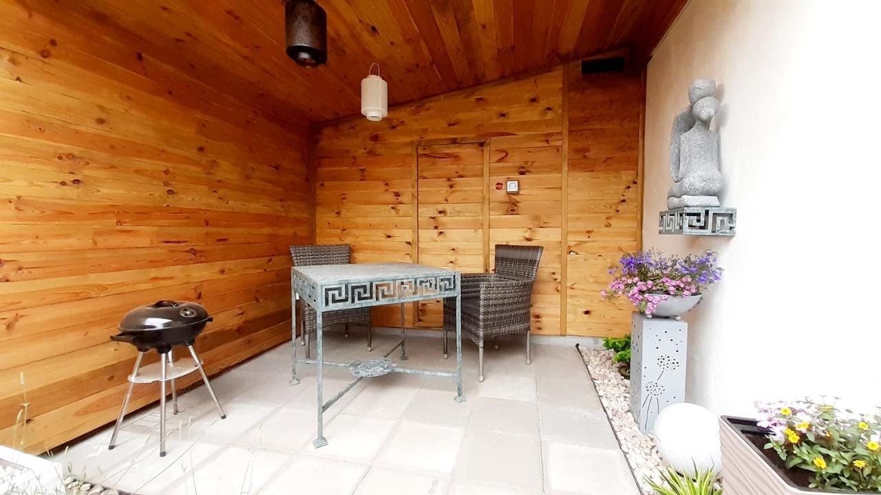 Mini Studio Apartment เอากุสตูฟ ภายนอก รูปภาพ